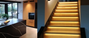 Escalier intérieur rétro-éclairé LED et Cuisine aménagée