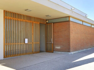 Façade en chêne vitré