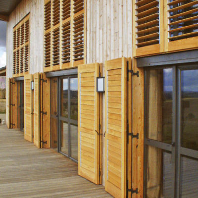 Volets avec persiennes sur système NACO